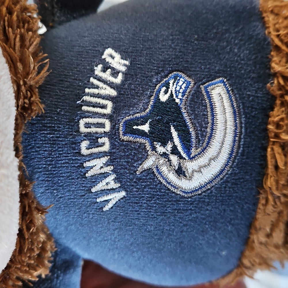 Vancouver Canucks Plush Bear - Picture 4 of 4